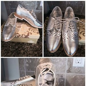 Ladies brand new shoes